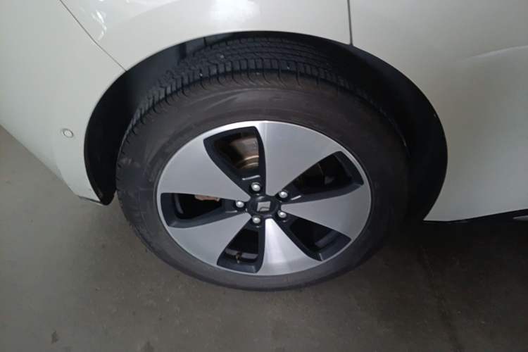 Used Baojun Cloud 2023 460 Pro Lingxi Version Right Rear Wheel Hub