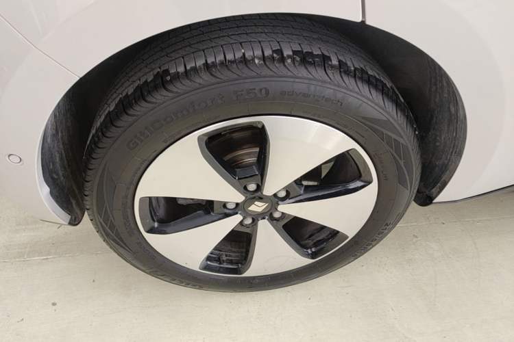 Used Baojun Cloud 2023 460 Max Lingxi Version Right Rear Wheel Hub