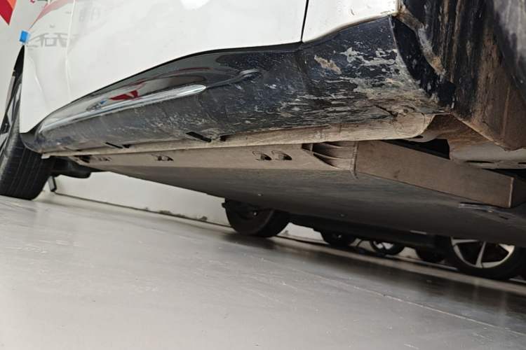Used Baojun Cloud 2023 460 Pro Right Side Sill