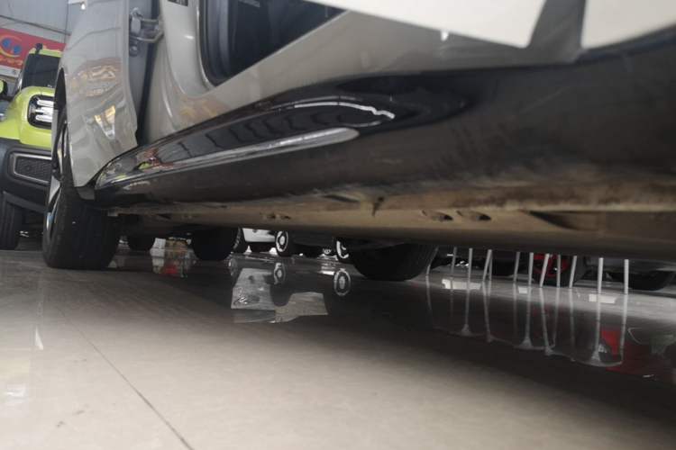 Used Baojun Cloud 2023 460 Pro Right Side Sill