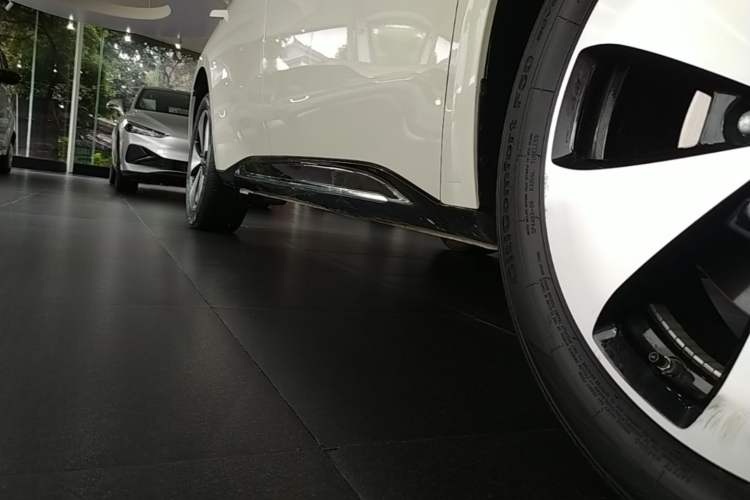 Used Baojun Cloud 2023 460 Pro Right Side Sill