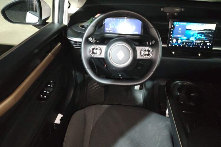 Used Baojun Cloud 2023 460 Plus Operational Exclusive Edition Steering Wheel