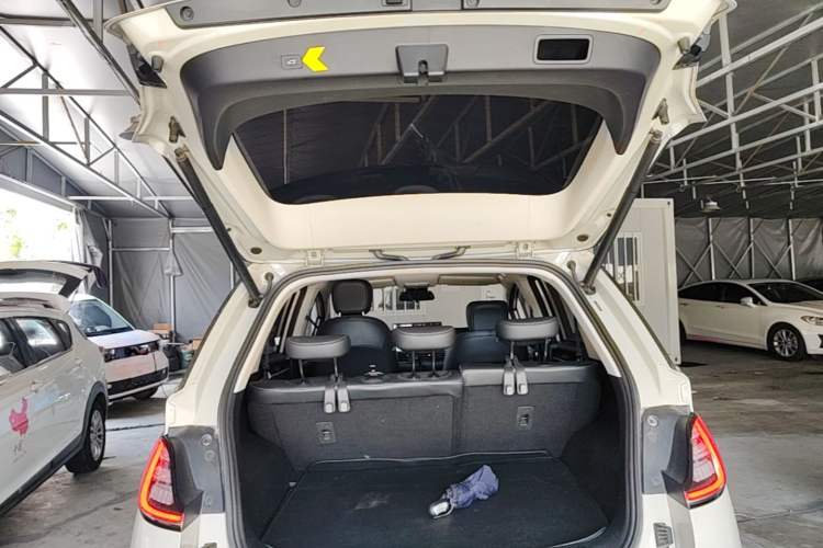 Used Baojun Cloud 2023 460 Max Trunk