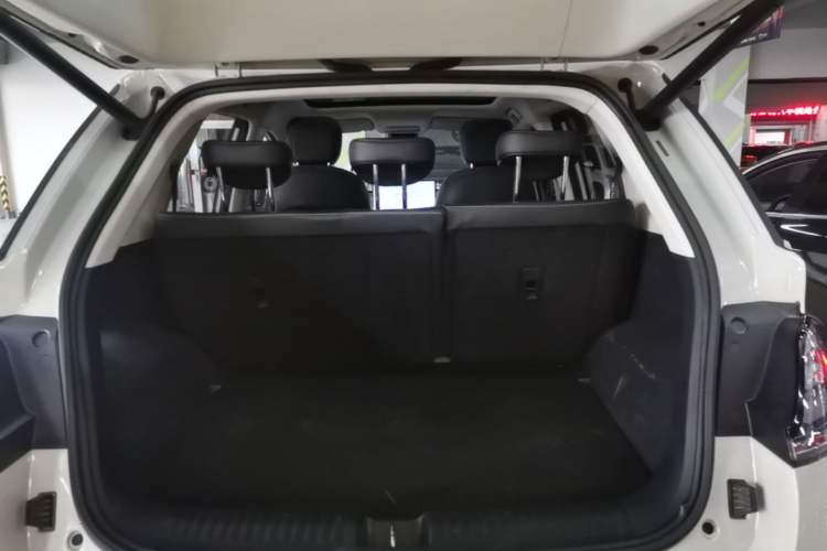 Used Baojun Cloud 2023 460 Max Trunk