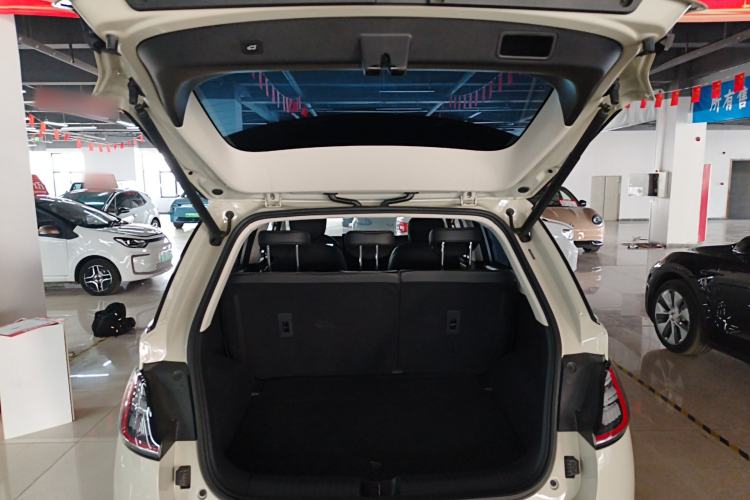 Used Baojun Cloud 2023 460 Max Trunk