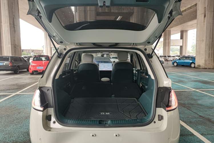 Used Baojun Cloud 2023 460 Pro Trunk