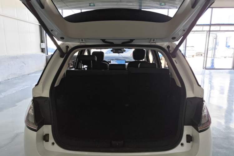 Used Baojun Cloud 2023 460 Max Trunk