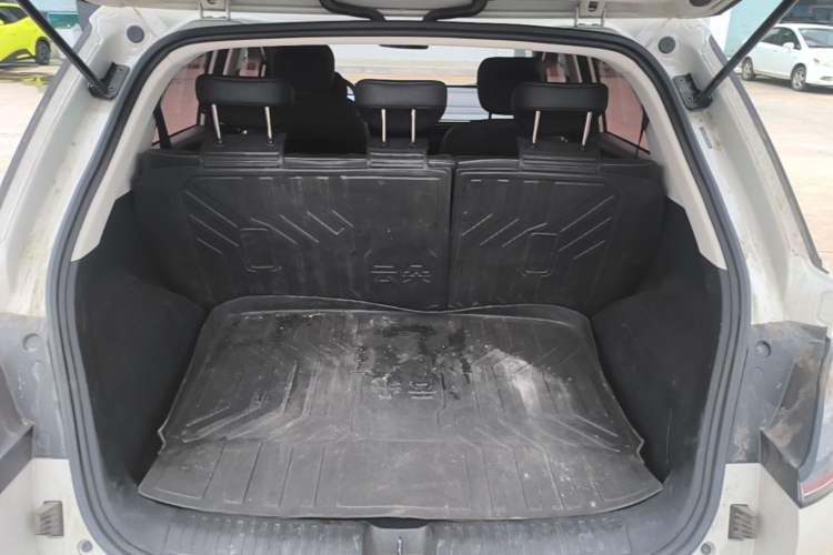 Used Baojun Cloud 2023 460 Max Trunk