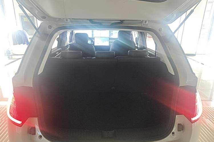 Used Baojun Cloud 2023 460 Pro Trunk
