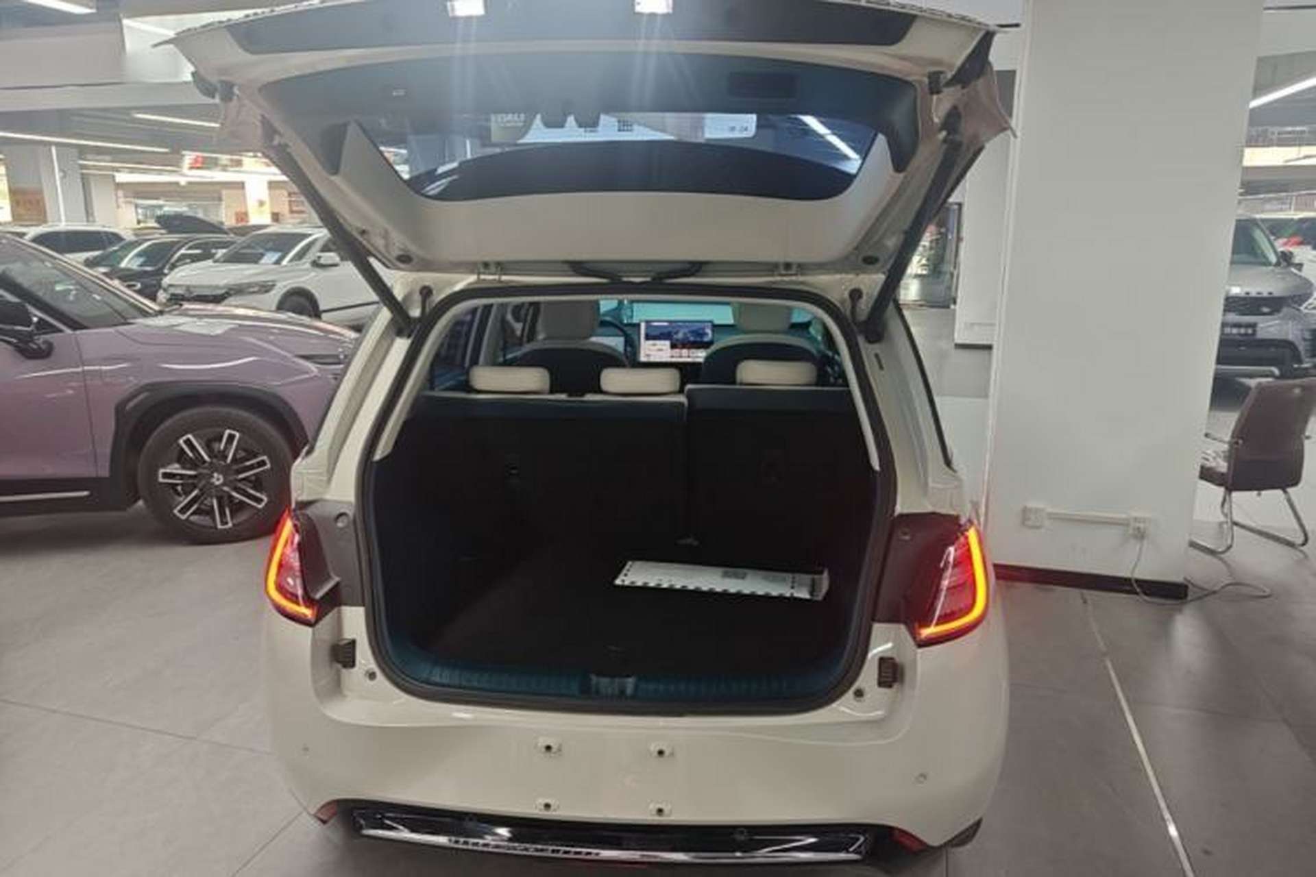 Used Baojun Cloud 2023 460 Max Trunk