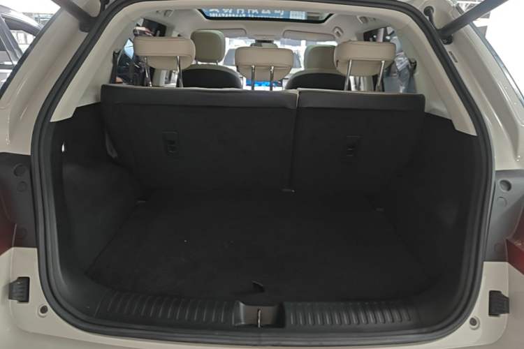 Used Baojun Cloud 2023 460 Max Trunk