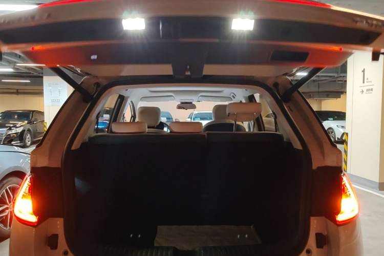 Used Baojun Cloud 2023 460 Max Trunk