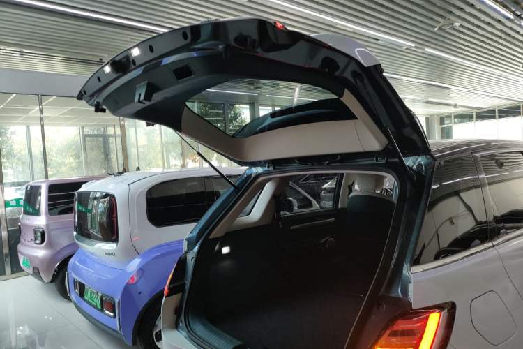 Used Baojun Cloud 2023 460 Pro Trunk