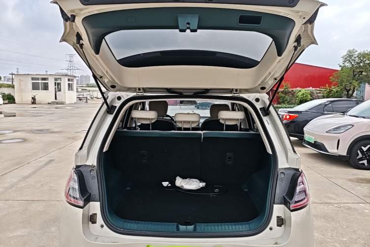 Used Baojun Cloud 2023 460 Pro Trunk