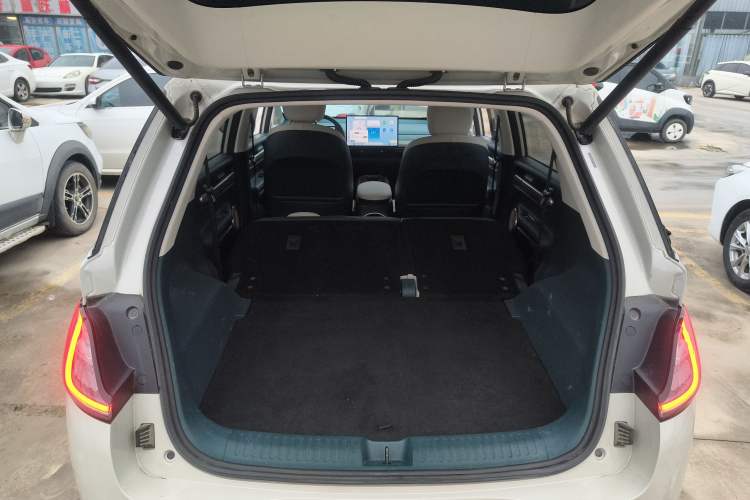 Used Baojun Cloud 2023 460 Max Trunk