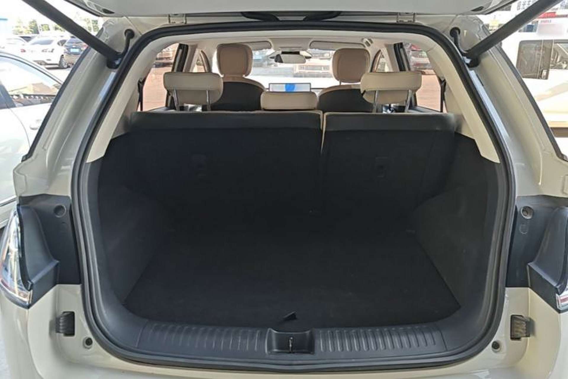 Used Baojun Cloud 2023 460 Max Lingxi Version Trunk