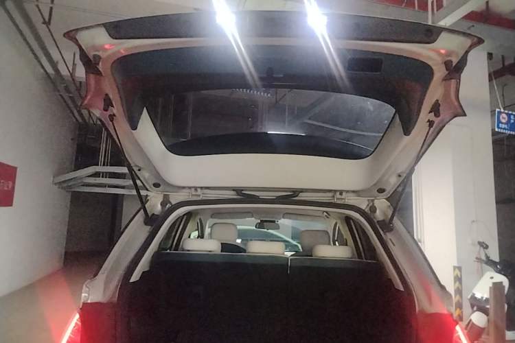 Used Baojun Cloud 2023 460 Pro Trunk