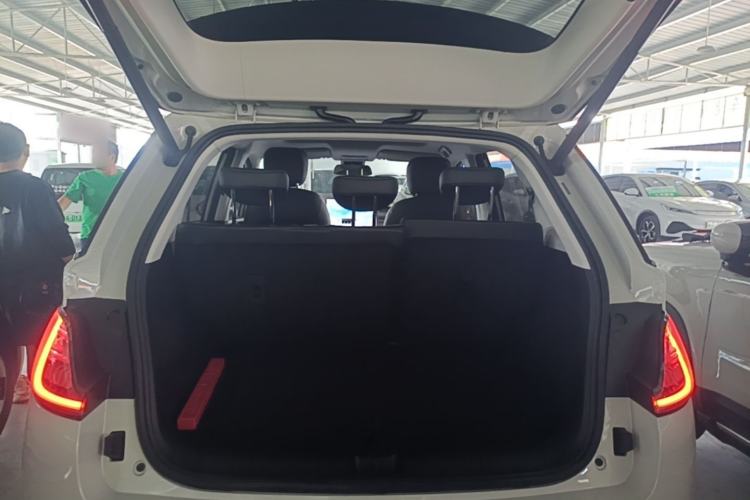 Used Baojun Cloud 2023 460 Max Trunk