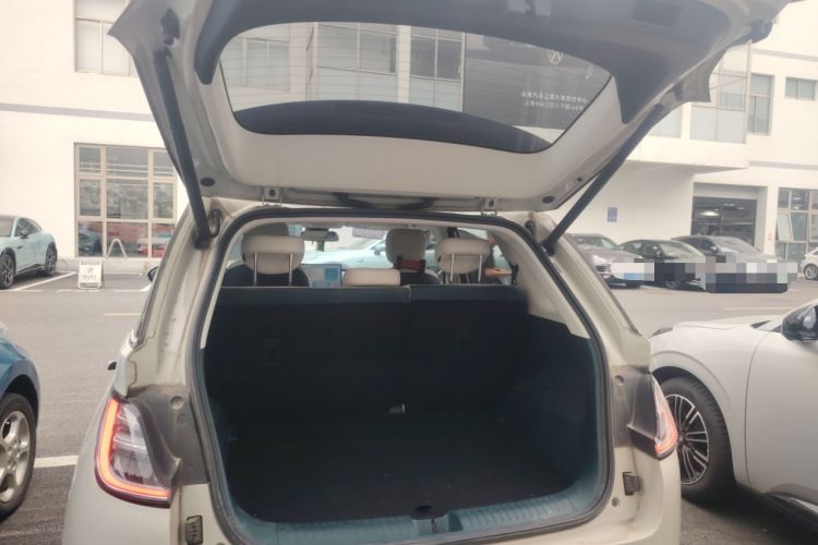 Used Baojun Cloud 2023 460 Max Trunk