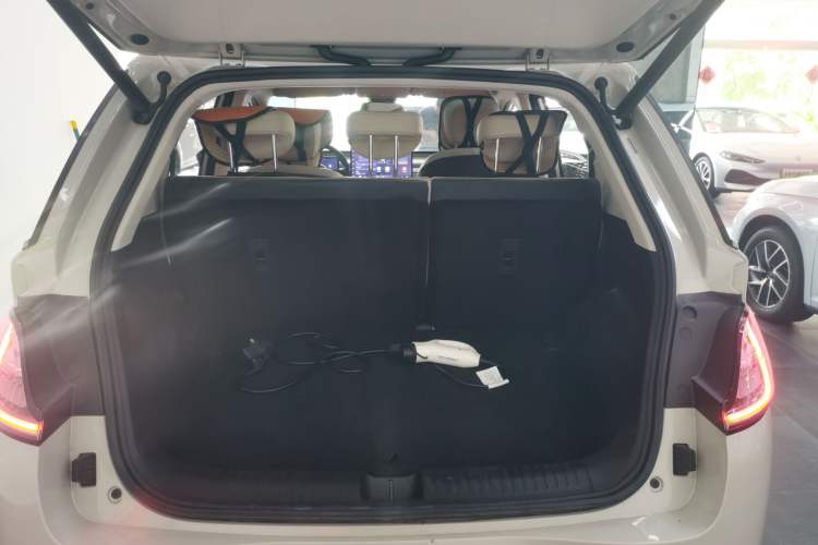 Used Baojun Cloud 2023 460 Max Trunk