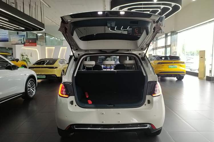 Used Baojun Cloud 2023 460 Pro Trunk