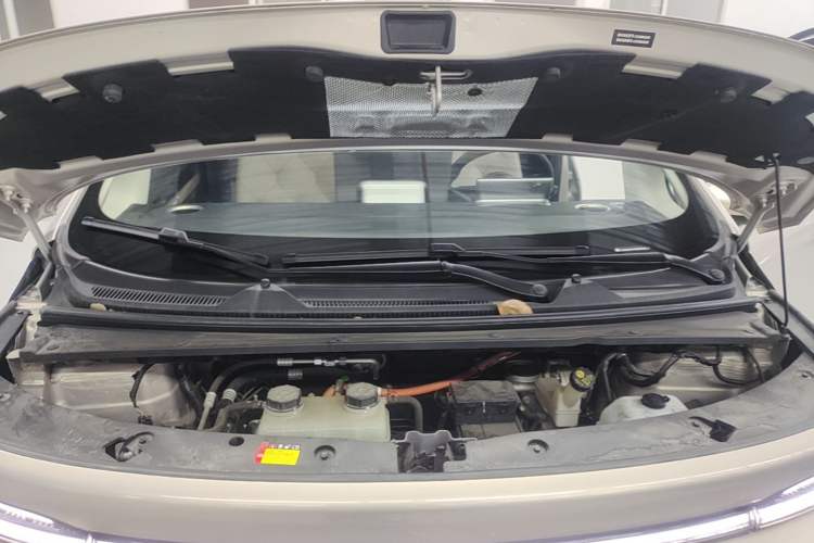 Used Baojun Cloud 2023 460 Max Lingxi Version Engine Bay