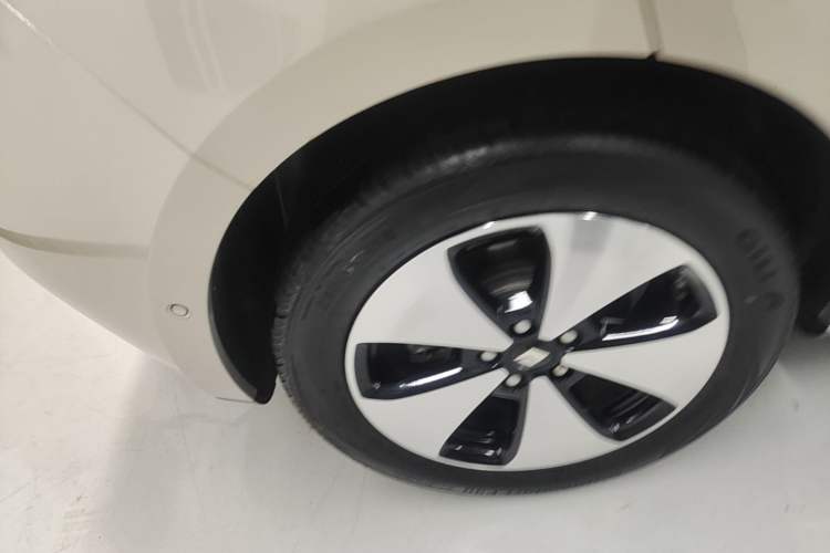 Used Baojun Cloud 2023 460 Max Lingxi Version Right Rear Wheel Hub
