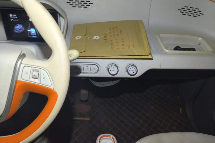 Used Baojun E100 2017 Intelligent Edition Audio And AC Panel