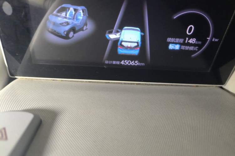 Used Baojun E100 2017 Intelligent Edition Odometer Close Up