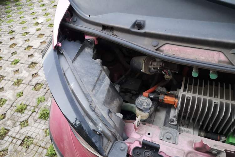 Used Baojun E100 2017 Intelligent Edition Engine Bay Right