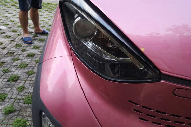 Used Baojun E100 2017 Intelligent Edition Right Front Headlight