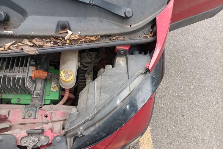 Used Baojun E100 2017 Smart Edition Engine Bay Left