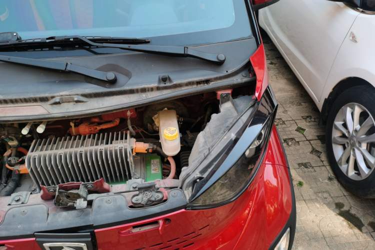 Used Baojun E100 2017 Intelligent Edition Engine Bay Left