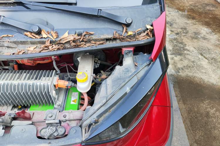 Used Baojun E100 2017 Intelligent Edition Engine Bay Left
