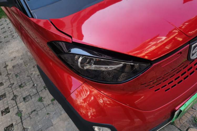 Used Baojun E100 2017 Intelligent Edition Right Front Headlight