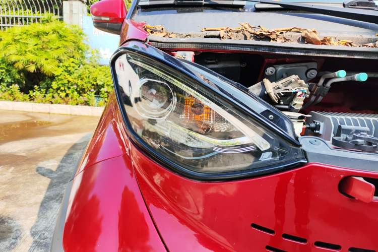 Used Baojun E100 2017 Intelligent Edition Right Front Headlight