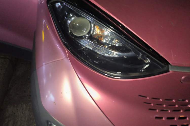 Used Baojun E100 2017 Intelligent Edition Right Front Headlight