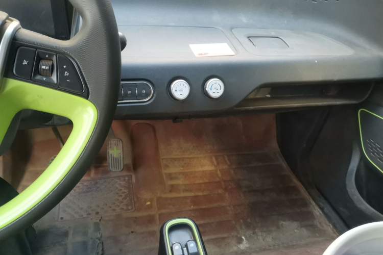 Used Baojun E100 2017 Intelligent Edition Audio And AC Panel