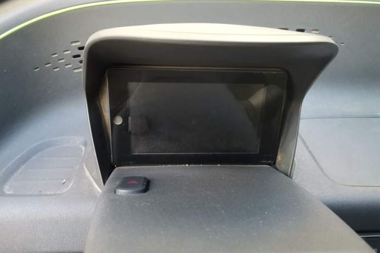 Used Baojun E100 2017 Intelligent Edition Instrument Cluster