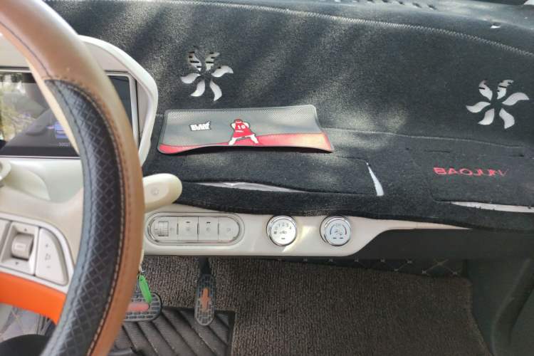 Used Baojun E100 2017 Intelligent Edition Audio And AC Panel