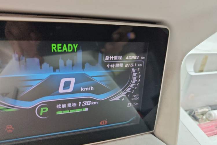 Used Baojun E100 2017 Intelligent Edition Odometer Close Up