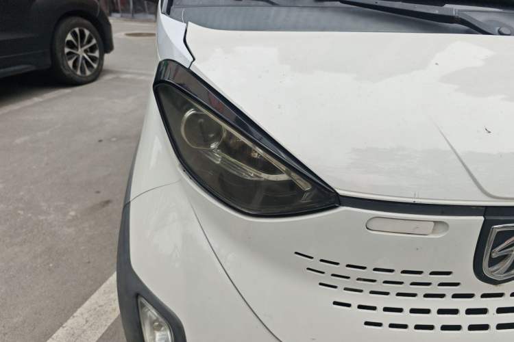 Used Baojun E100 2017 Intelligent Edition Right Front Headlight