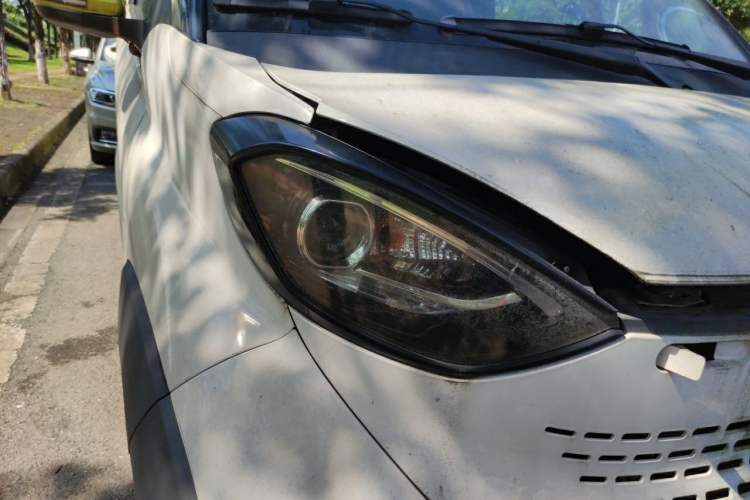 Used Baojun E100 2017 Intelligent Edition Right Front Headlight