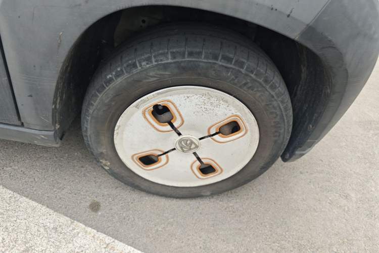 Used Baojun E100 2017 Intelligent Edition Right Front Wheel Hub