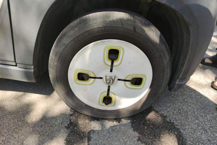 Used Baojun E100 2017 Intelligent Edition Right Front Wheel Hub