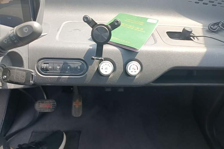 Used Baojun E100 2018 Intelligent Drive Edition Audio And AC Panel