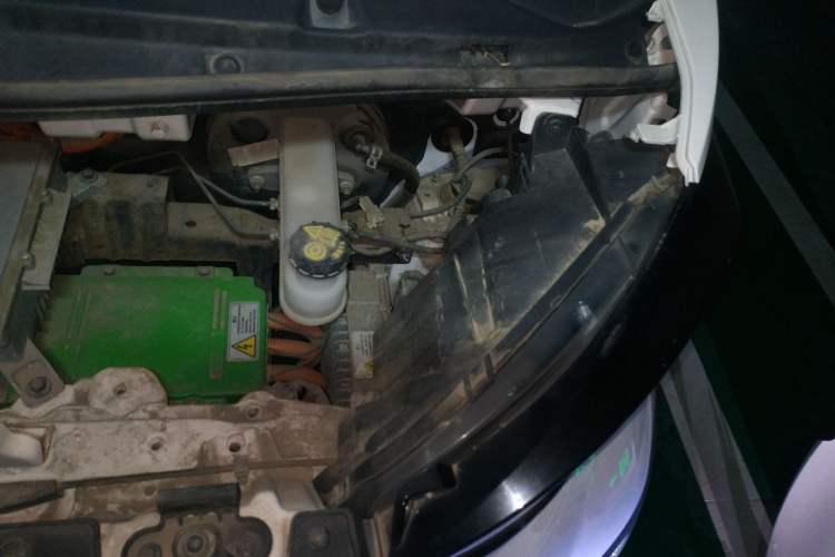 Used Baojun E100 2018 Intelligent Drive Edition Engine Bay Left