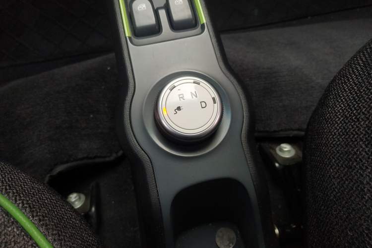 Used Baojun E100 2018 Intelligent Drive Edition Gear Lever