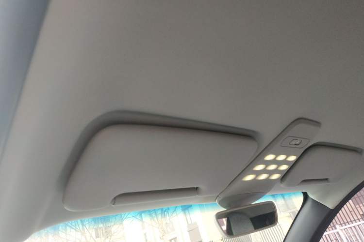 Used Baojun E100 2018 Intelligent Drive Edition Headliner