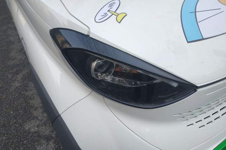 Used Baojun E100 2018 Intelligent Drive Edition Right Front Headlight